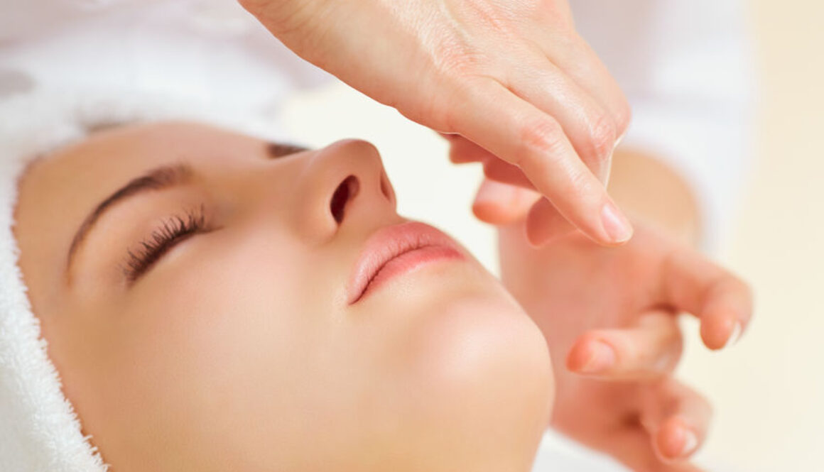 day spa in Chicago - Spa Services Featuring Epicuren Skincare